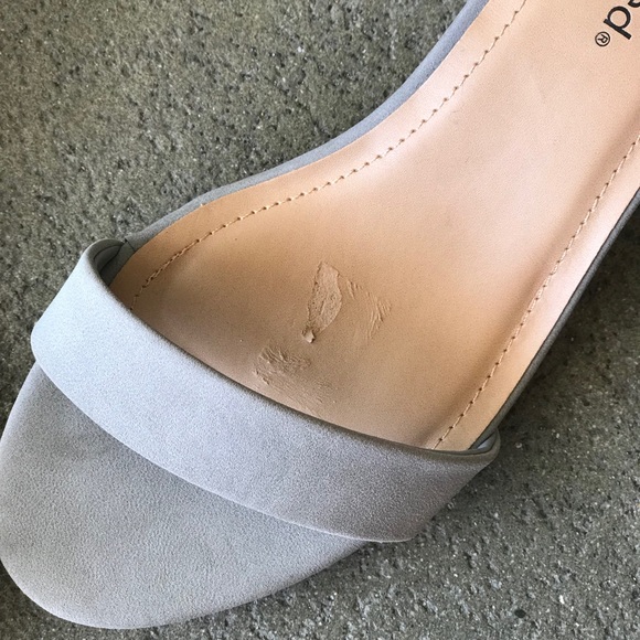 🄻🄰🅂🅃🄿🄰🄸🅁 10 Grey chunky ankle strap sandal - Picture 5 of 6